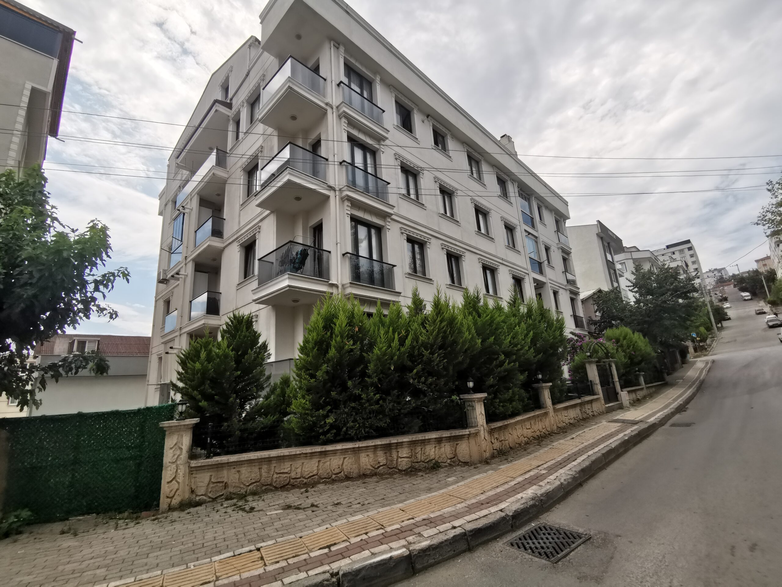 Çınar Apartmanı